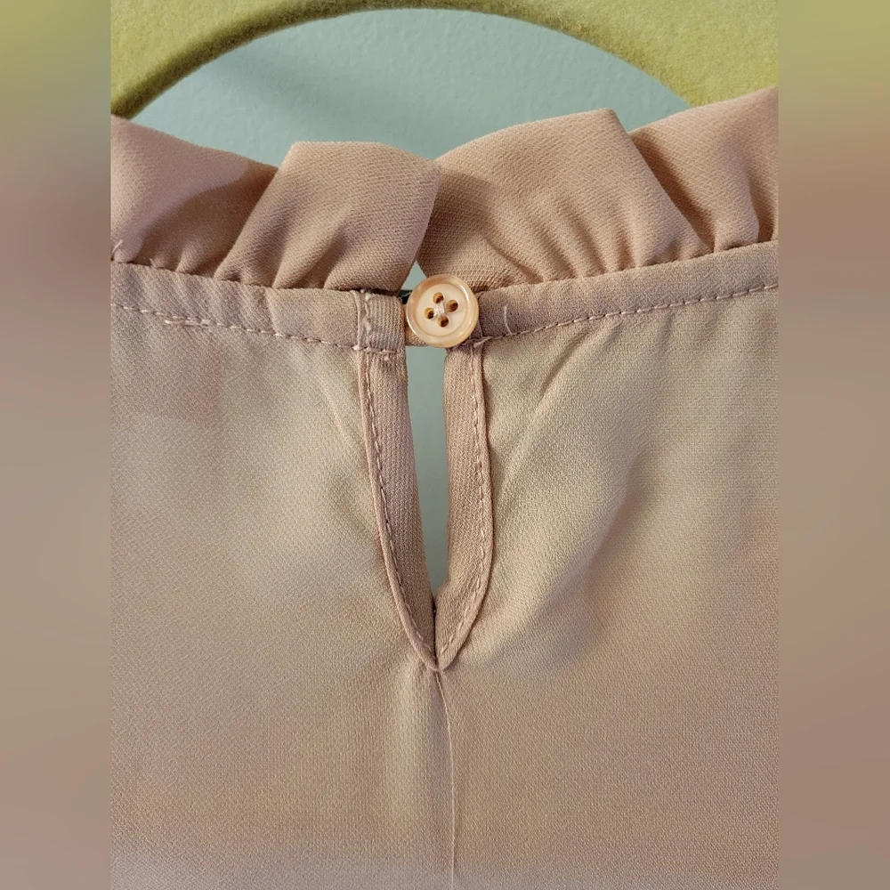 Molly Bracken chiffon long-sleeve blouse in peach, US size M - Picture 5 of 6